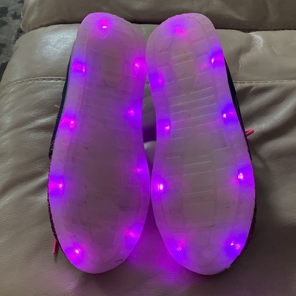 Flashlights Chargeable Light Sneaker Shoes. Works great. Like new. Size 5 - Picture 7 of 9